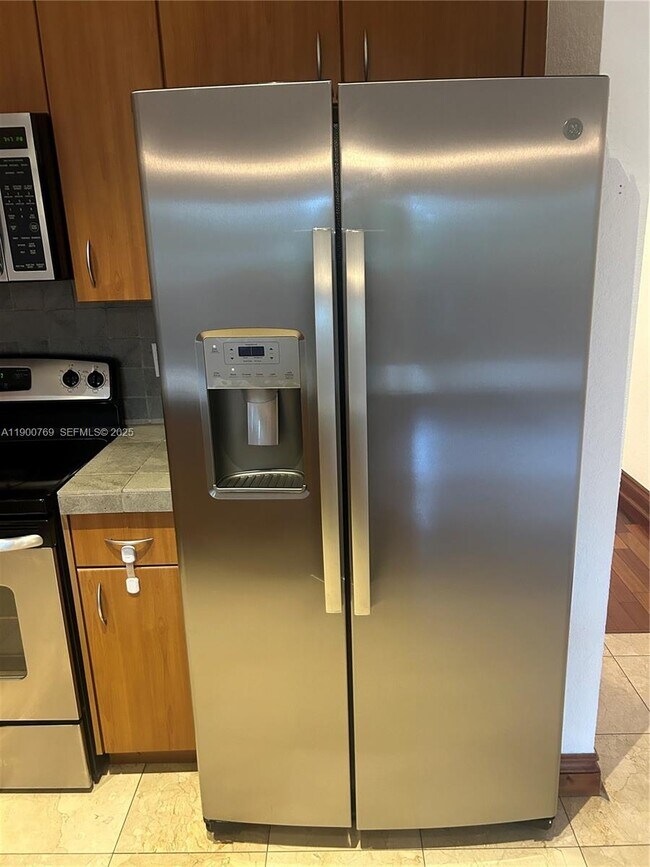 Building Photo - 3147 New York St