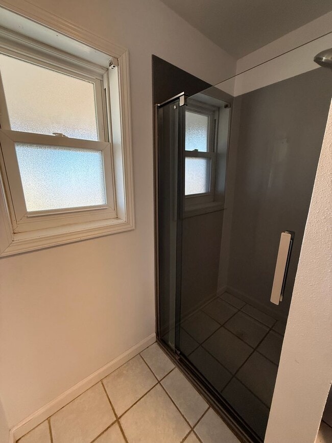 Building Photo - Spacious 2 Bedroom on 1 Arce -Texico Schools