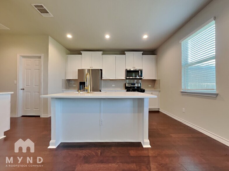 Building Photo - 3801 Soft Shore Ln