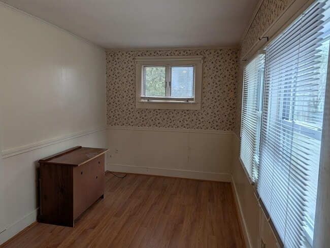 Building Photo - 30 Pleasant St