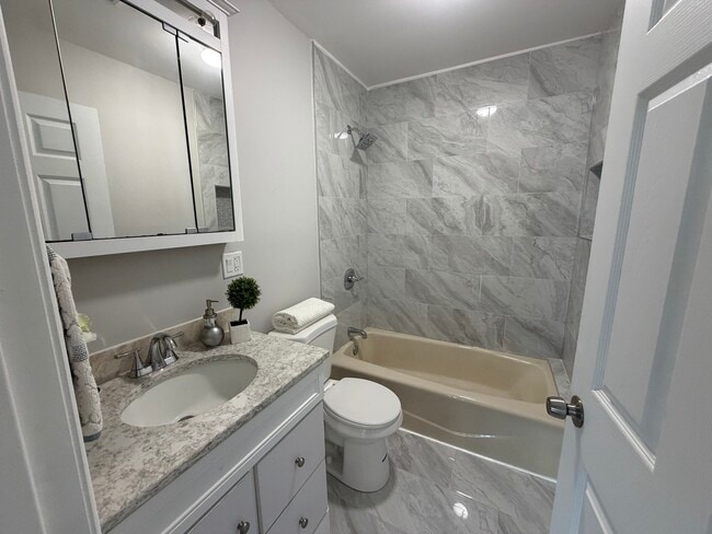 Building Photo - 544 Glendale Ave