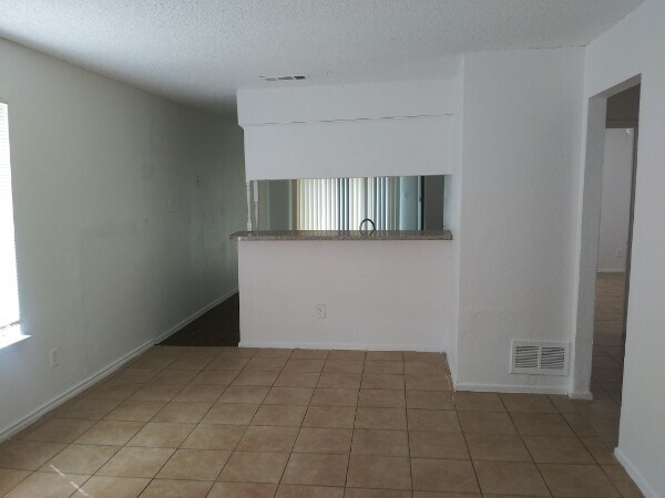 Building Photo - 118 Pine Meadow Dr