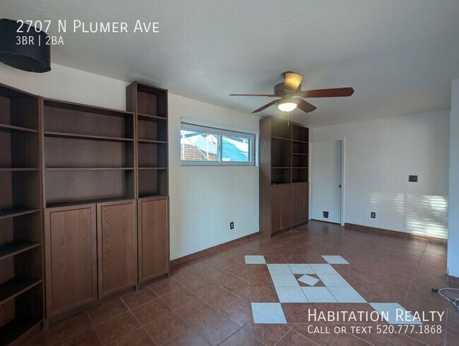 Building Photo - 2707 N Plumer Ave