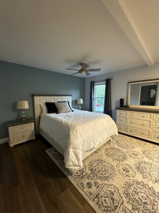 Building Photo - 3 Bedroom 3 Bathroom - Short Term Lease