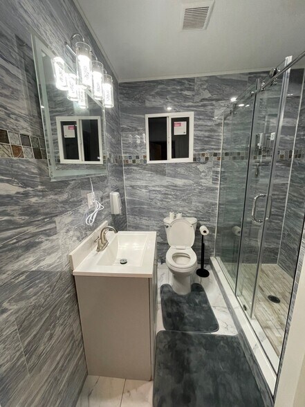 Building Photo - 10 Brunswick Ave