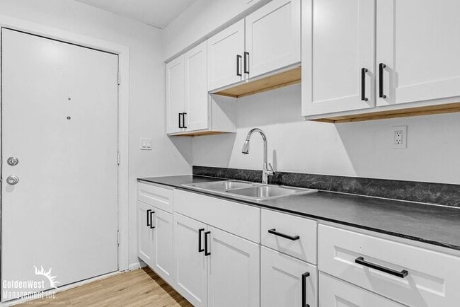 Primary Photo - Updated 2Bdm 1Ba in Apartment Community!