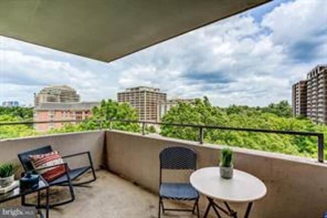 Building Photo - incredible view from the unit, 2 bedroom and 2 full bath