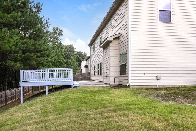 Building Photo - 402 Silver Oak Dr