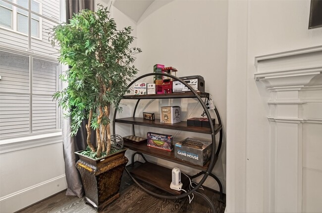 Building Photo - 2506 McKinney St