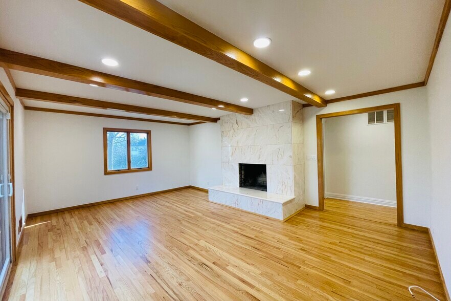 Building Photo - 164 Rock Creek Ln