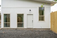 Building Photo - 2 Earl Dr