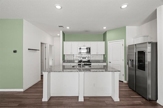 Building Photo - 14705 Shooter McGavin Dr