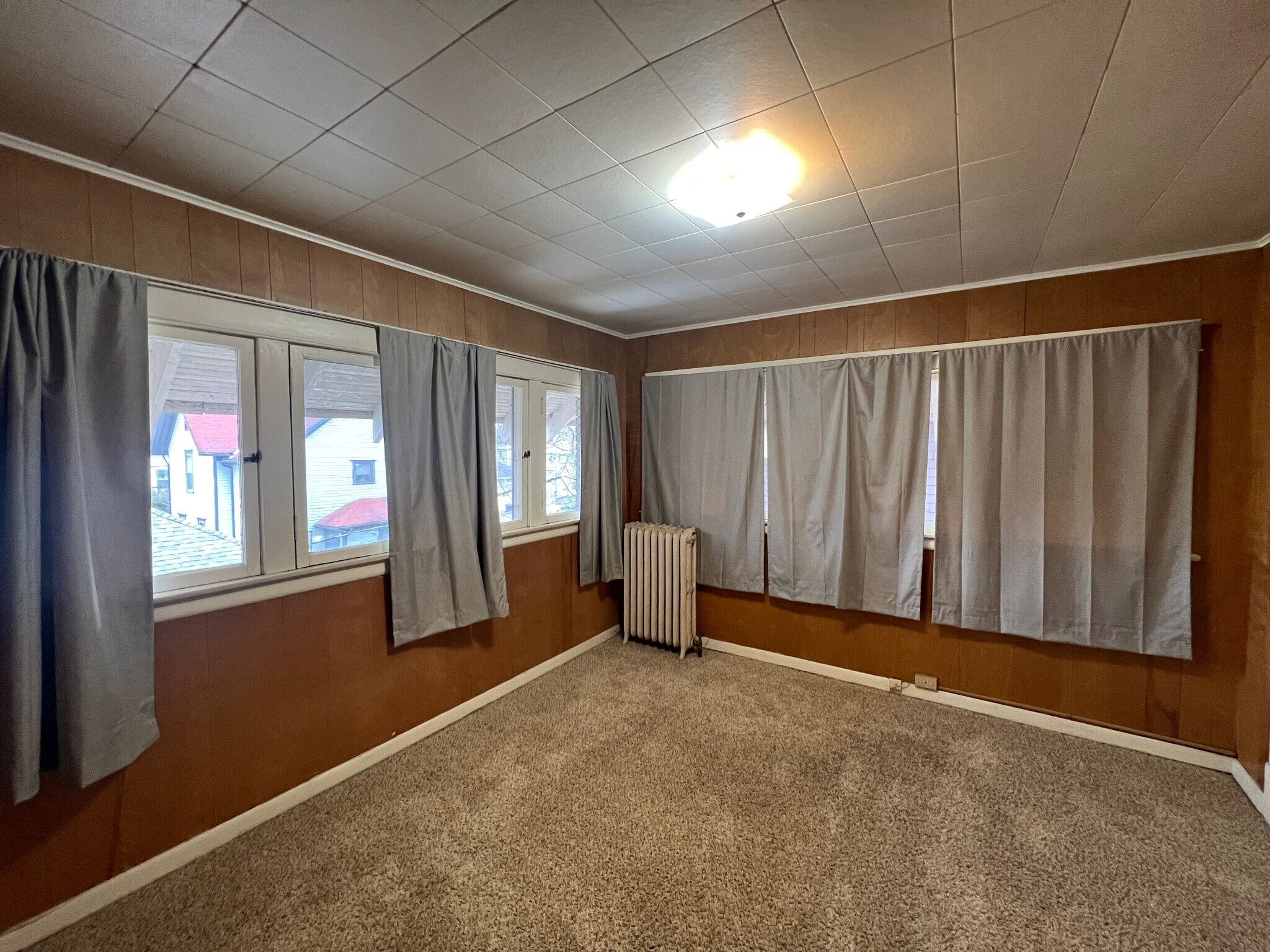 Building Photo - 222 Lafayette Ave NE