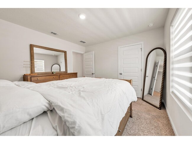 Building Photo - 6726 Sarah Ann Way