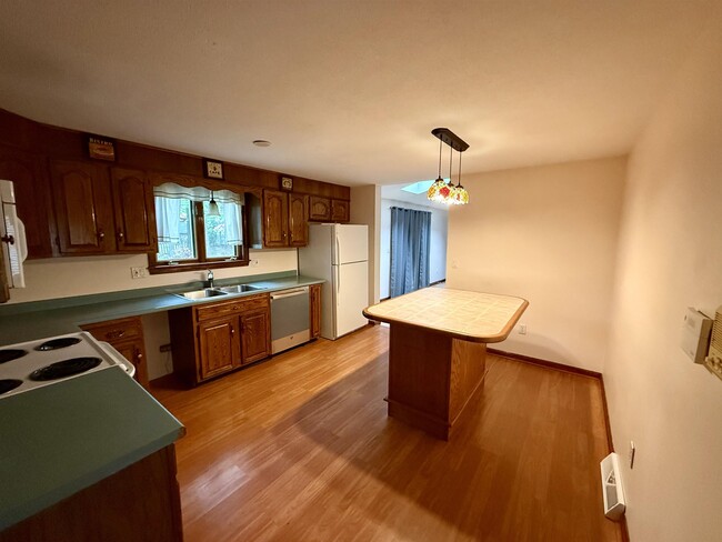 Building Photo - 69 Timberline Dr