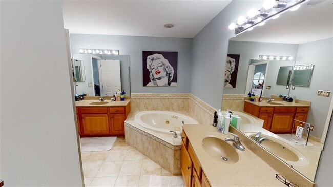 Building Photo - 22 Mallard Pl