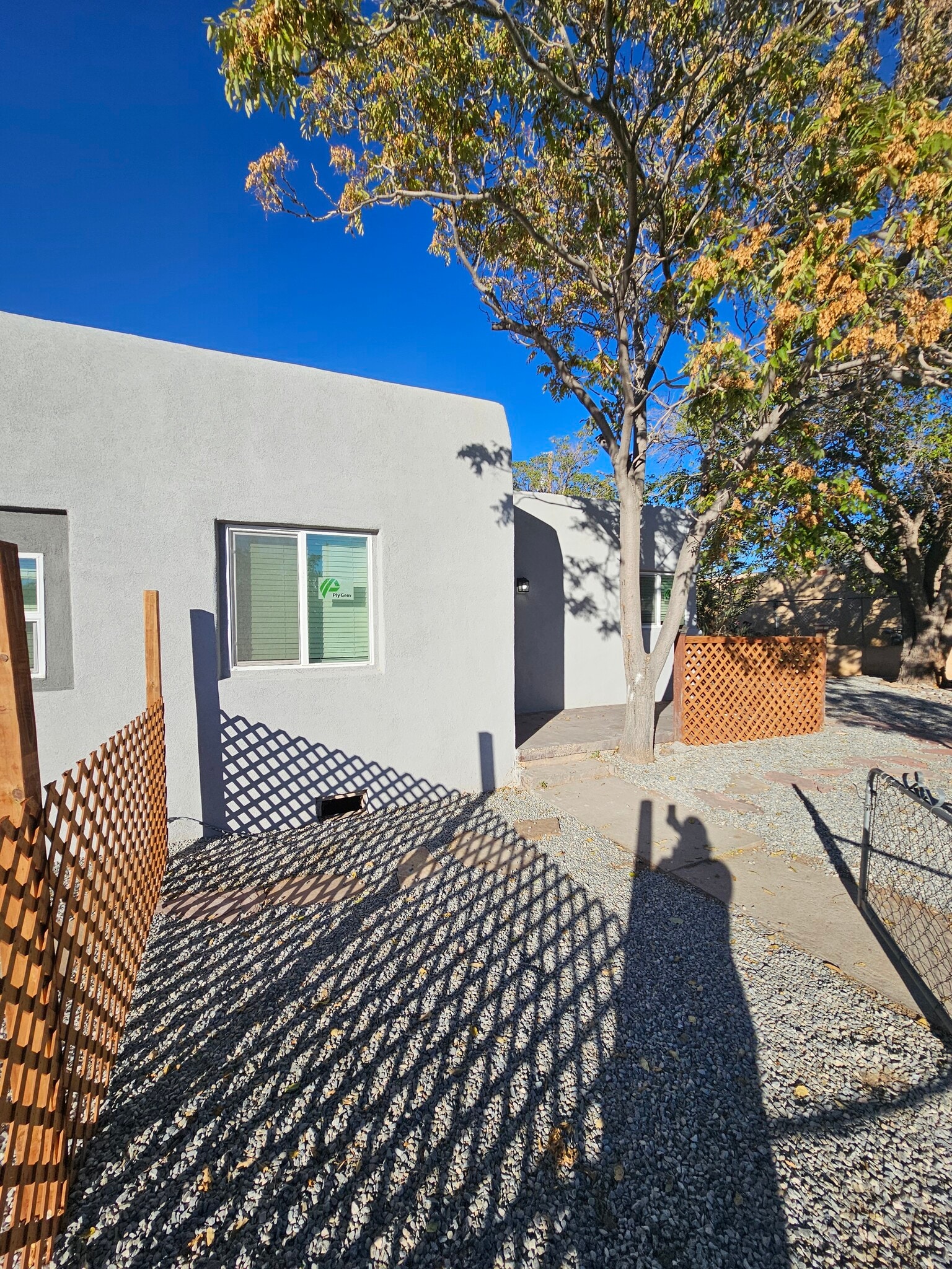 Building Photo - 241 Estancia Dr NW