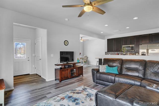 Building Photo - 7543 Red Fir Pt