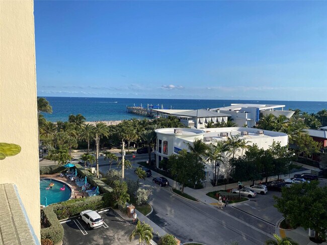 Building Photo - 305 N Pompano Beach Blvd