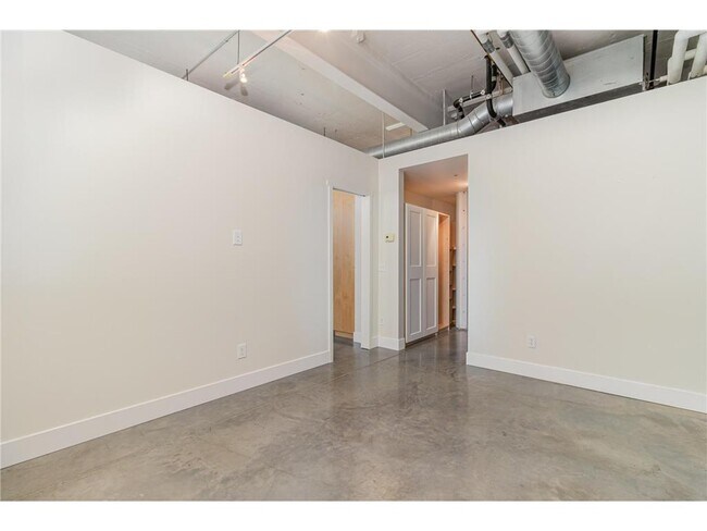 Building Photo - 730 Stinson Blvd NE