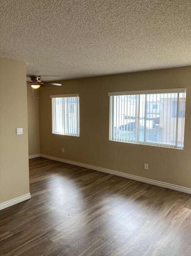 Building Photo - Upgraded 1 Bed/1 Bath in University Heights