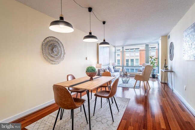 Building Photo - 1150 K St NW