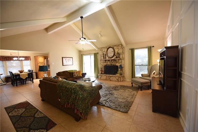 Building Photo - 3405 Primrose Ln