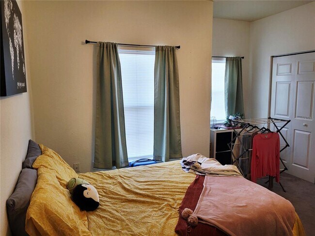 Building Photo - 4961 NW 43rd Ave