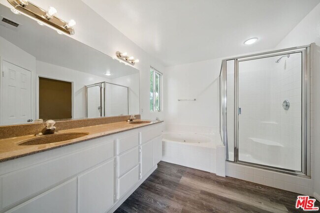 Building Photo - 3702 Las Palmas Ave