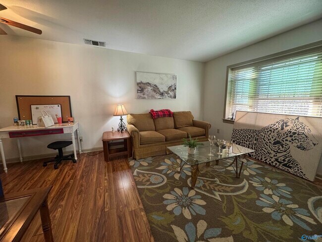 Building Photo - 2137 Belle Grove Dr SW