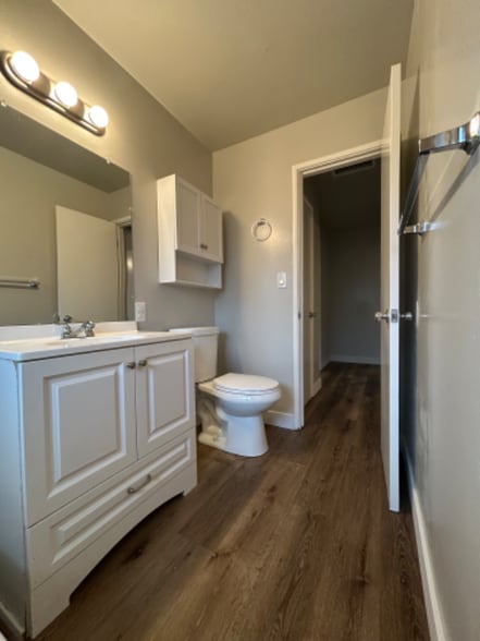 Building Photo - 3325 E Clinton Ave