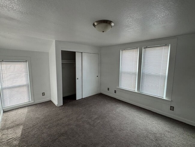 Building Photo - RENOVATED UPSTAIRS 2 BEDROOM HOME- FULL PRIVATE UPPER LEVEL