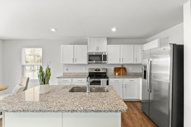 Building Photo - 161 Robinia Rd