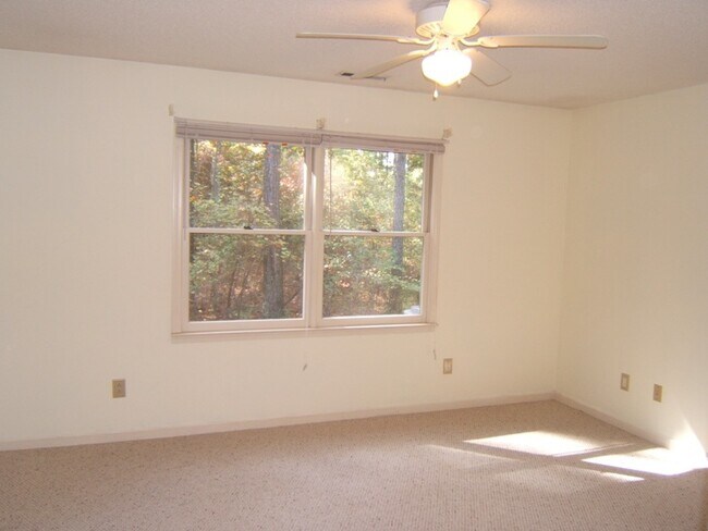 Building Photo - Jan Move In !!! 3BR/2BA Gated Marina Commu...