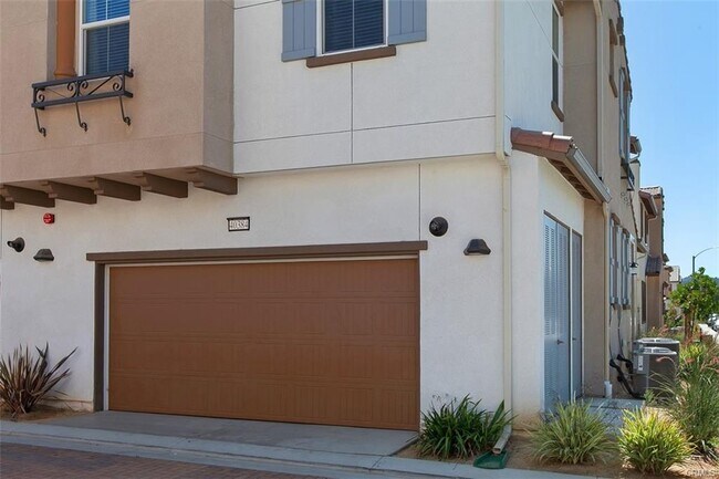 Building Photo - 40384 Calle Real