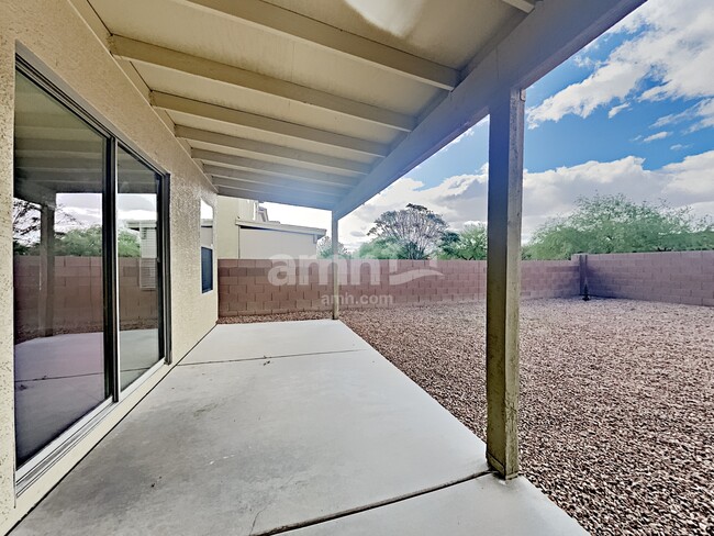 Building Photo - 341 W Amber Hawk Ct