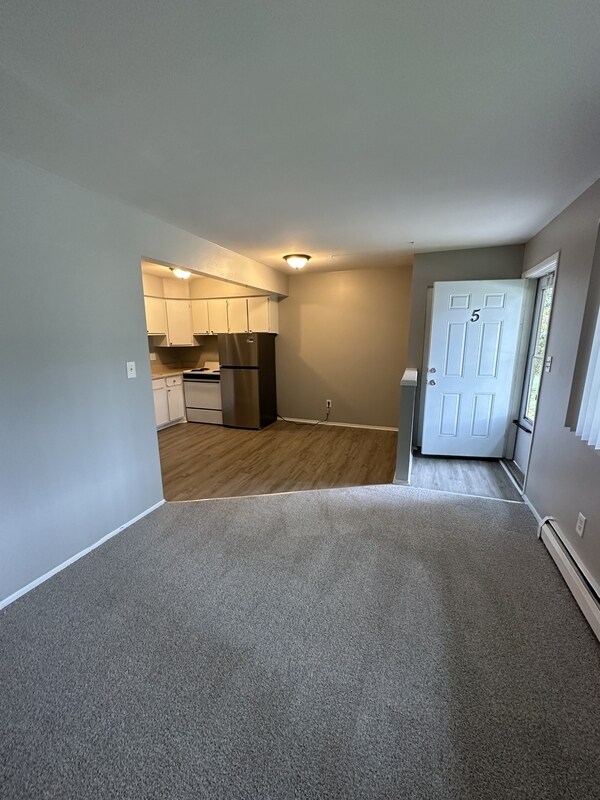 Building Photo - 4059 Longtin Ave