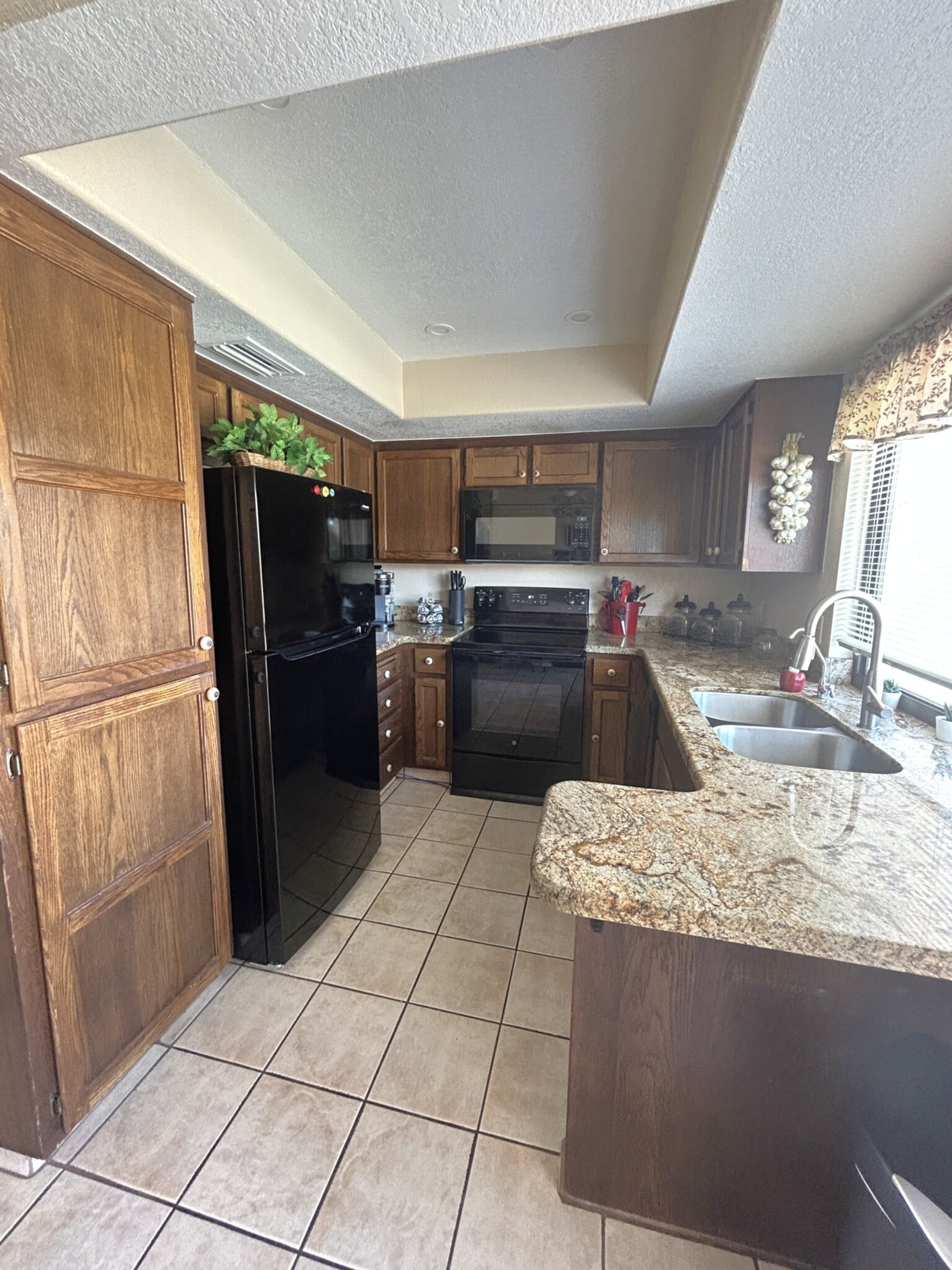 Kitchen - 1788 Bahama Ave