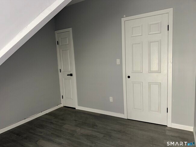 Building Photo - 240 Madison Ave