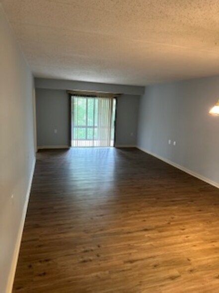 Building Photo - 227 Canal Park Dr