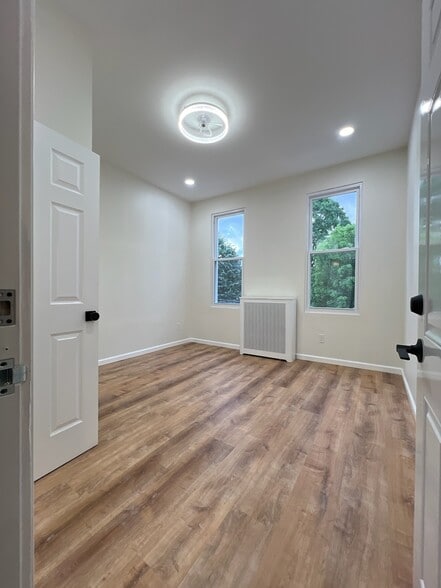 Building Photo - 5914 Palmetto St