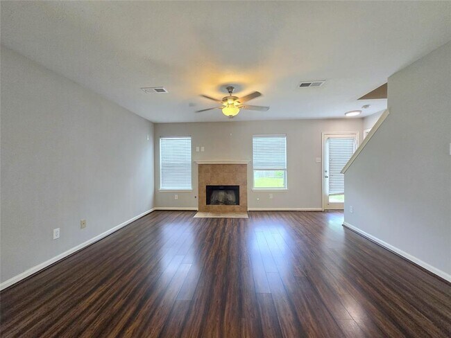 Building Photo - 1423 Stone Bluff Dr