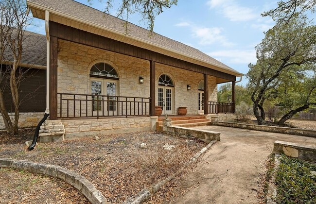 Building Photo - 140 Barton Ranch Cir