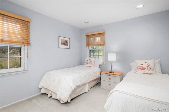 Building Photo - 9 Cherry Ln