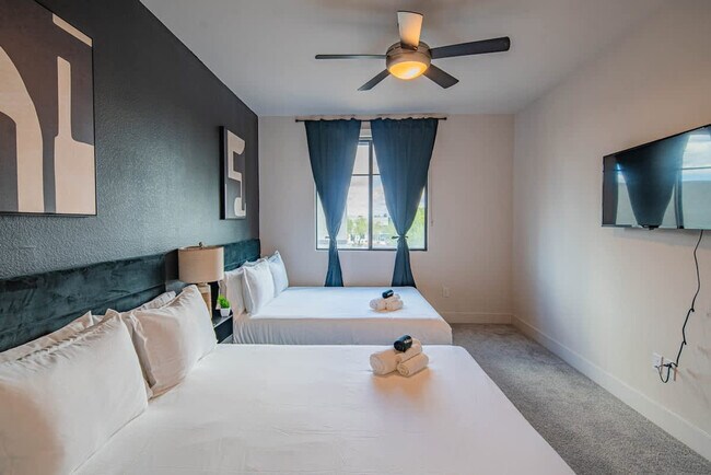 Building Photo - 15501 N Dial Blvd