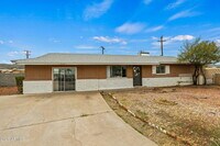Building Photo - 13 E Desert Dr