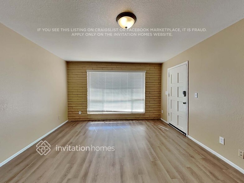 Building Photo - 4612 W Saguaro Dr
