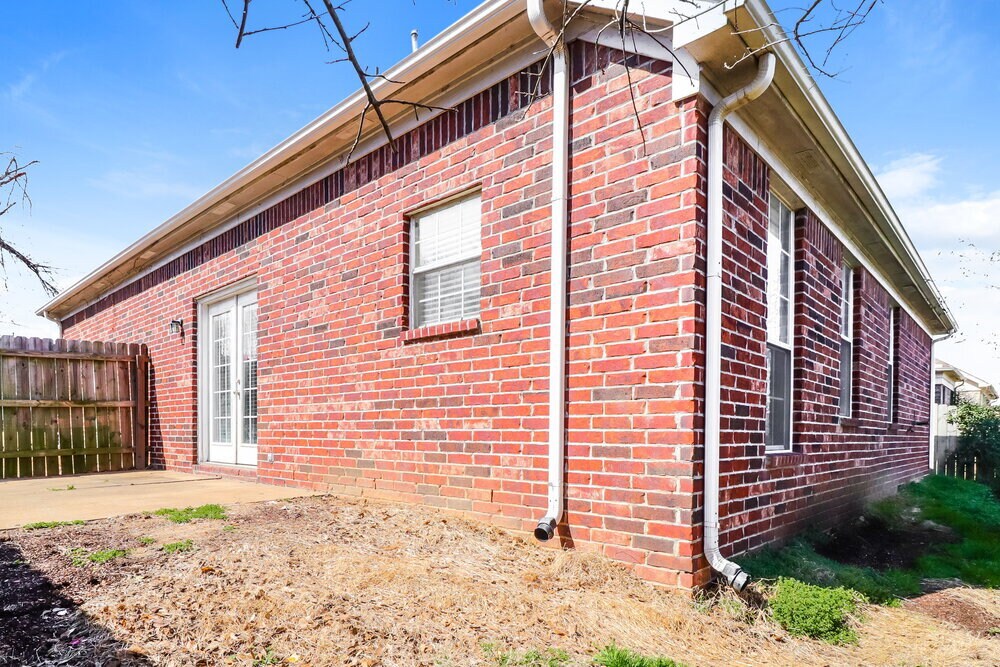 Building Photo - 1000 Leconte Gap St