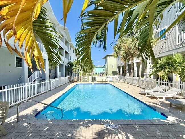 Building Photo - 15473 Gulf Blvd