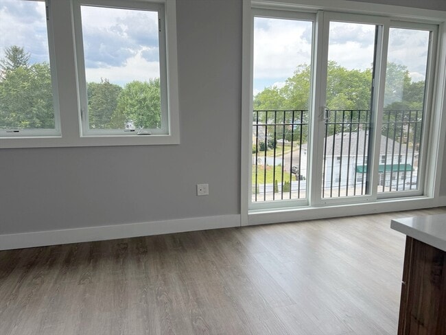 Building Photo - 80 Bridge St